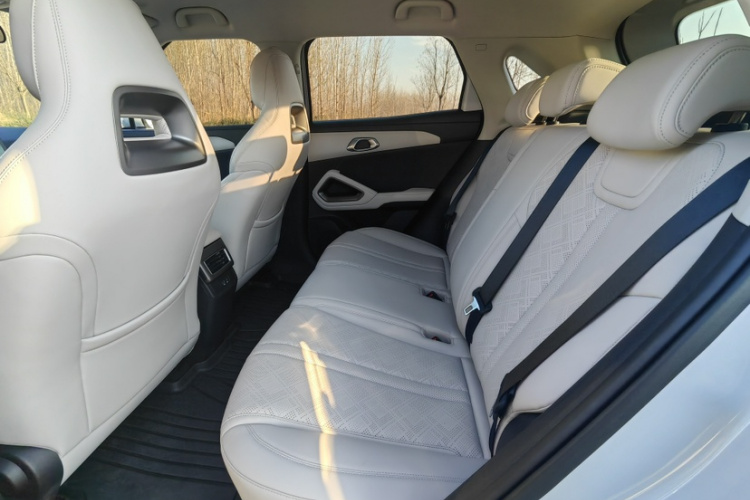 比亚迪 元UP 2025款 301KM 领航型中控内饰7002