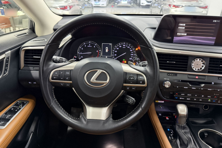 雷克萨斯RX 2020款 300 四驱典雅版 国VI中控内饰7006