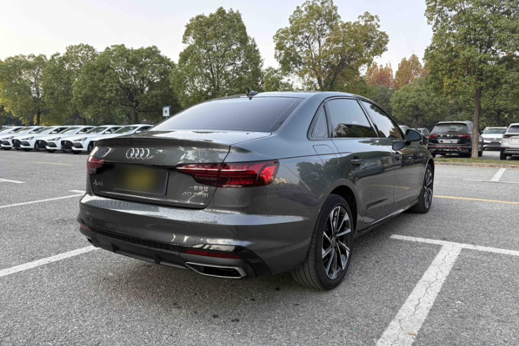 奥迪A4L 2023款 40 TFSI 豪华动感型车身外观6005