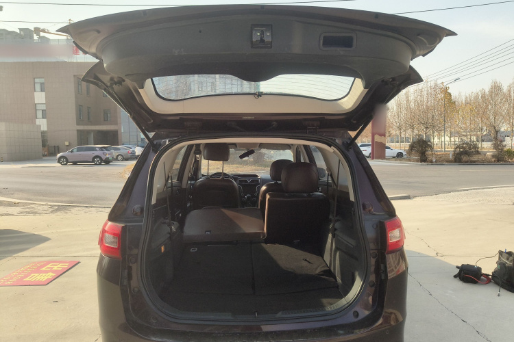 海马V70 2016款 1.5T 自动适·享型 7座机舱底盘23