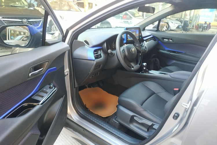 丰田 奕泽IZOA 2018款 2.0L 奕驰版 国VI中控内饰20