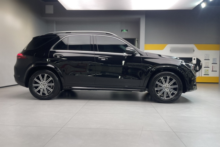 奔驰GLE 2024款 GLE 350 4MATIC 时尚型车身外观6003