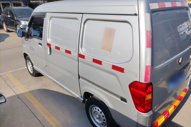 五菱汽车 五菱之光 2020款 1.2L 厢式运输车实用型 国VI 2座 LSI车身外观6003