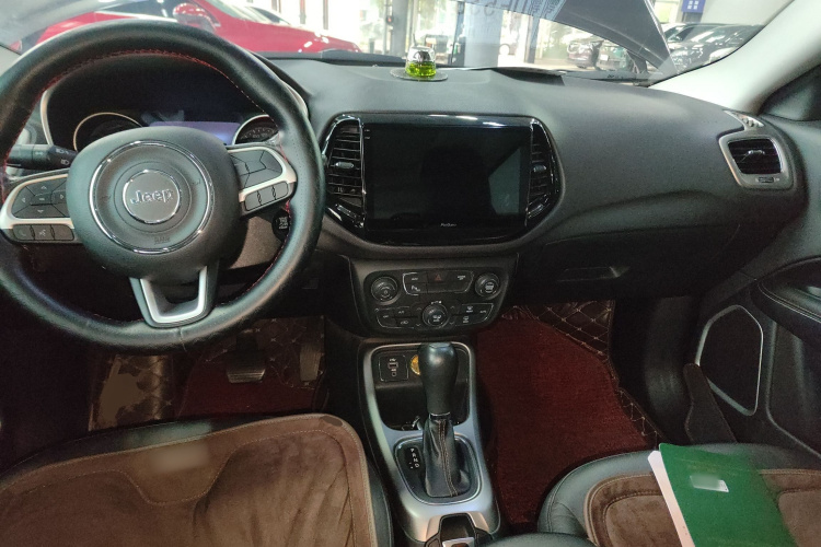 Jeep 指南者 2017款 200T 自动家享版中控内饰12