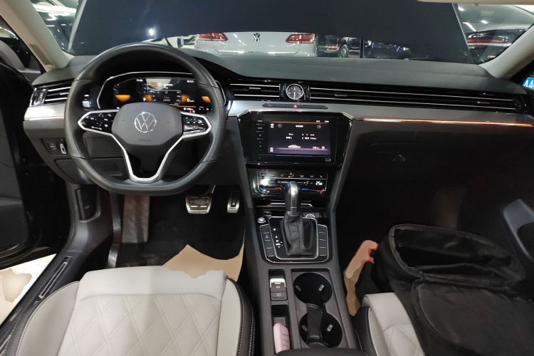 大众 迈腾 2023款 200万辆纪念版 330TSI DSG领先型中控内饰12