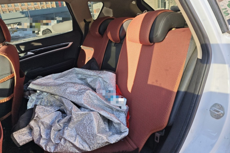 东风风神AX7 2015款 2.0L 自动智逸型中控内饰21