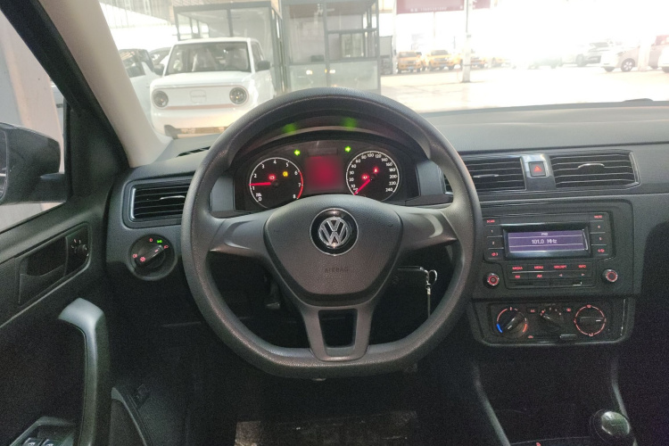 大众 桑塔纳 2018款 1.5L 手动风尚版中控内饰13