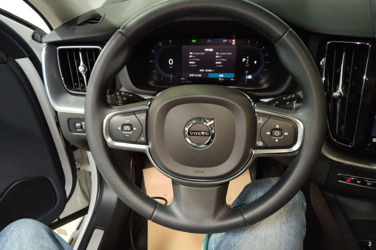 沃尔沃XC60 2022款 B5 四驱智逸豪华版中控内饰13