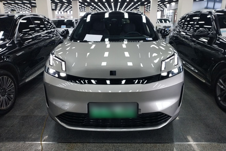 领克08 EM-P 2023款 120km 长续航Halo车身外观2