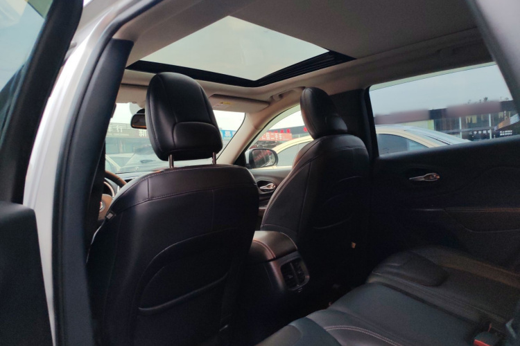 Jeep 自由光 2016款 2.4L 领先版中控内饰22