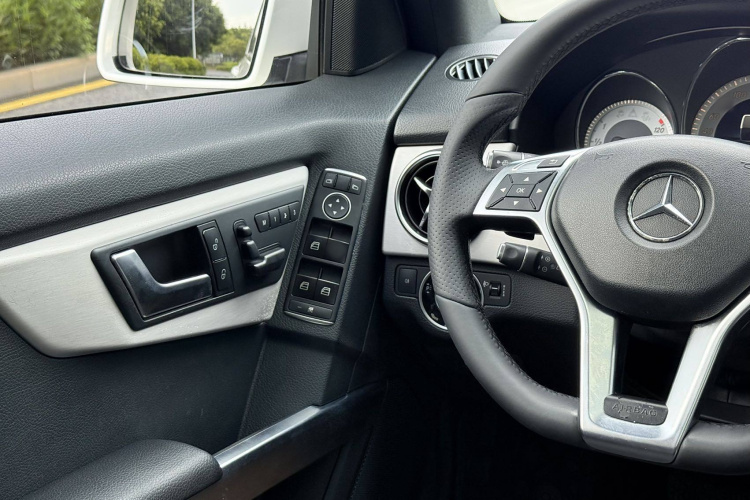 奔驰GLK级 2015款 GLK 260 4MATIC 动感型 极致版中控内饰7008