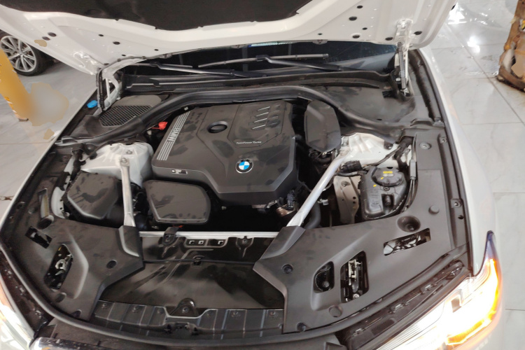 宝马5系 2022款 改款 525Li M运动套装机舱底盘24