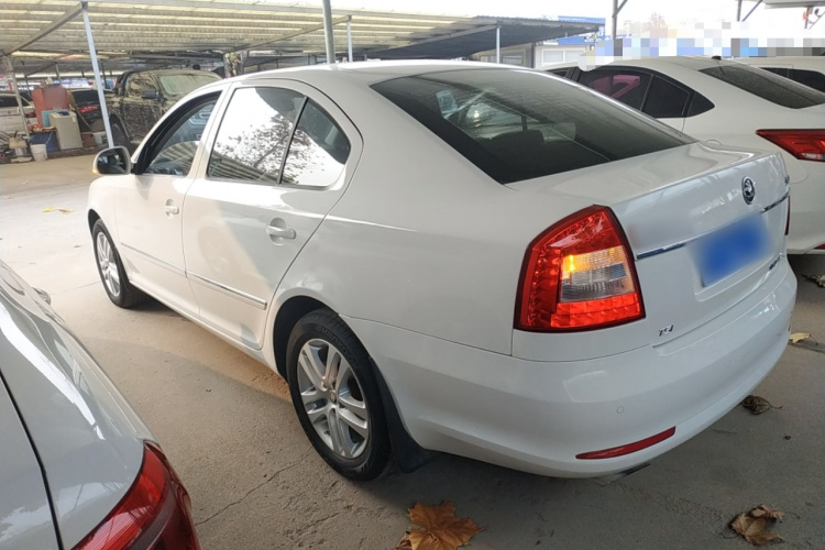 斯柯达 明锐 2014款 1.4TSI DSG逸俊版车身外观4