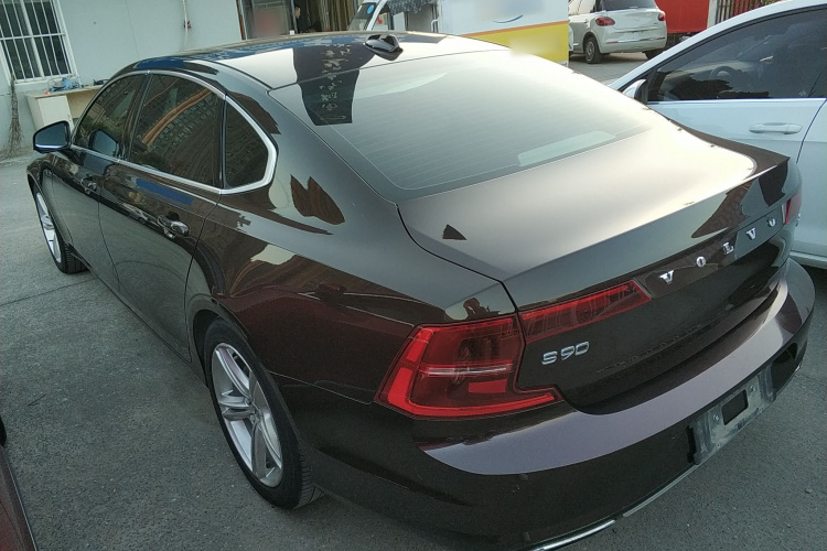 沃尔沃S90 2017款 T4 智远版车身外观6003