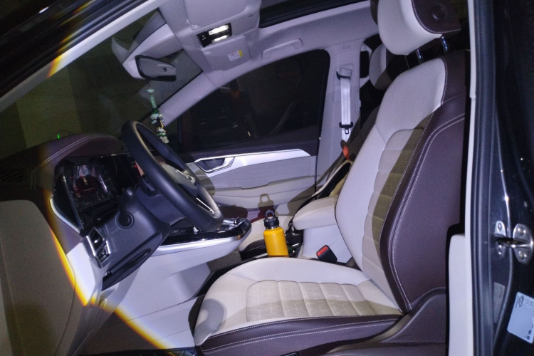 大众 揽境 2022款 380TSI 四驱豪华佳境版Pro 6座中控内饰19