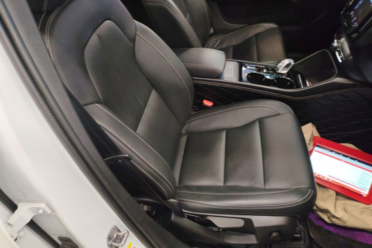 沃尔沃XC40 2022款 T4 四驱智远豪华版局部细节41