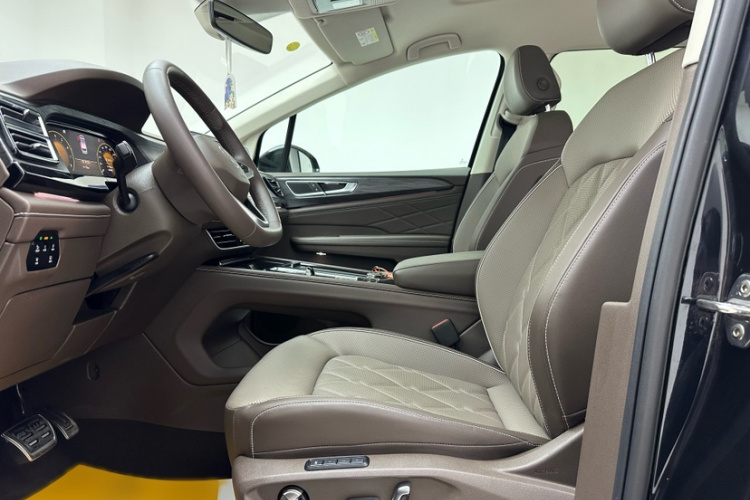 大众 威然 2024款 380TSI 尊贵版局部细节19