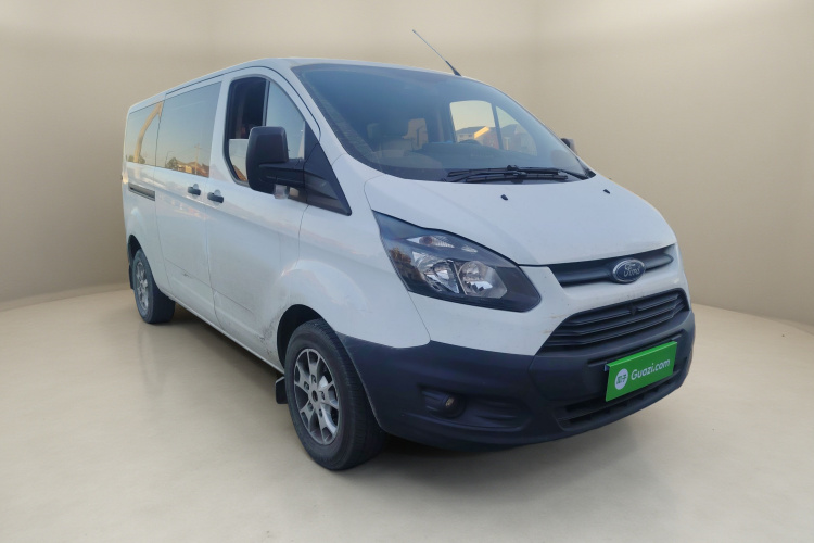 福特 全顺 2020款 2.0T汽油自动多功能商用车中轴低顶双开尾门国VI车身外观3