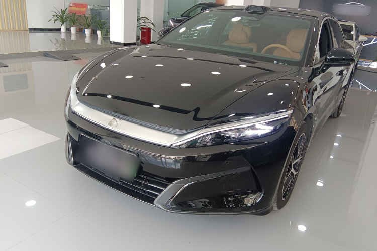 比亚迪 汉L 2025款 EV 四驱激光雷达旗舰型车身外观1