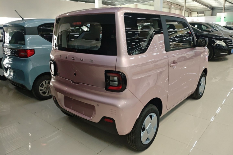 吉利银河 2024款 熊猫mini 200km 耐力熊车身外观7