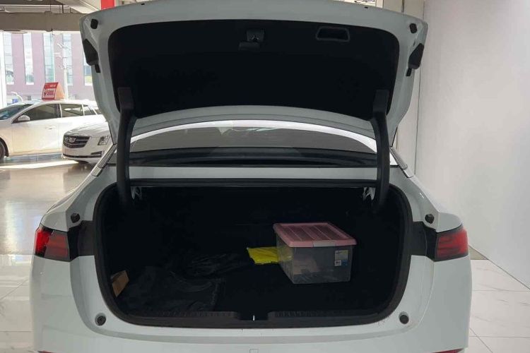 小鹏P5 2024款 500Pro版中控内饰7005