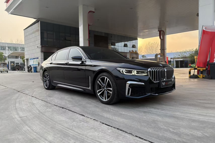 宝马7系 2021款 730Li M运动套装车身外观6002
