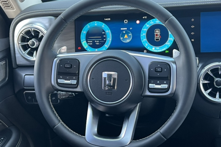 坦克300 2023款 2.0T 铁骑02中控内饰7010