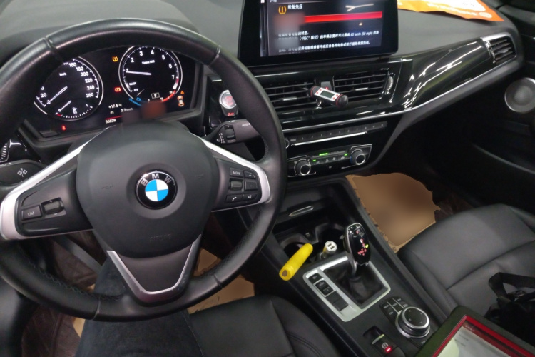 宝马1系 2021款 改款 120i M运动版中控内饰12