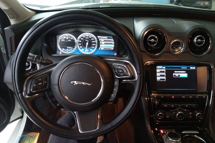 捷豹XJ 2015款 XJL 3.0 SC 典雅商务80周年典藏版局部细节13