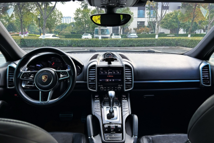 保时捷 2016款 Cayenne Platinum Edition 3.0T中控内饰7003