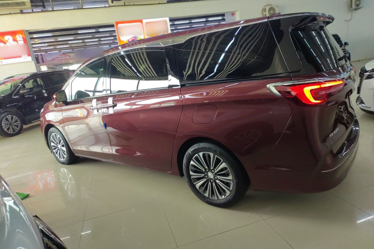 别克GL8 2022款 ES陆尊 653T 豪华型车身外观4