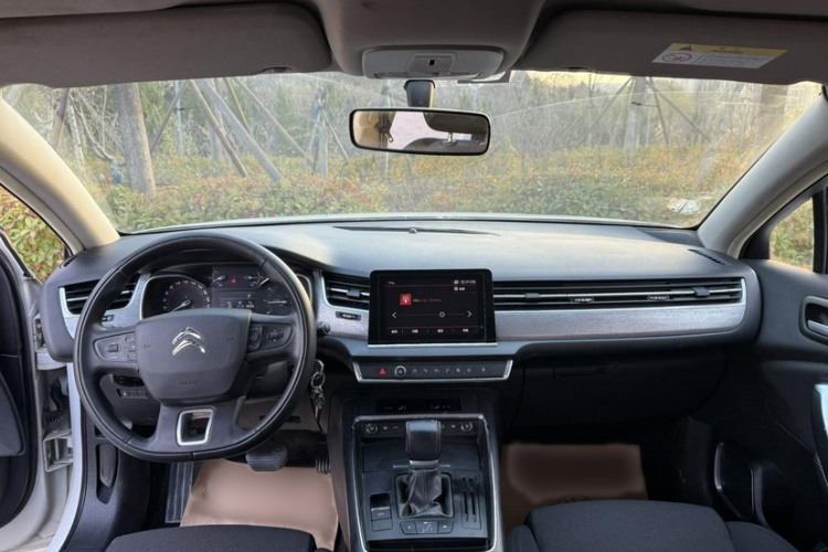 雪铁龙C5 2017款 350THP 自动舒适型中控内饰7001