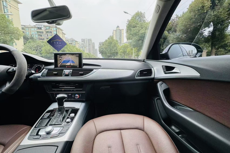 奥迪A6L 2014款 TFSI 舒适型中控内饰7010