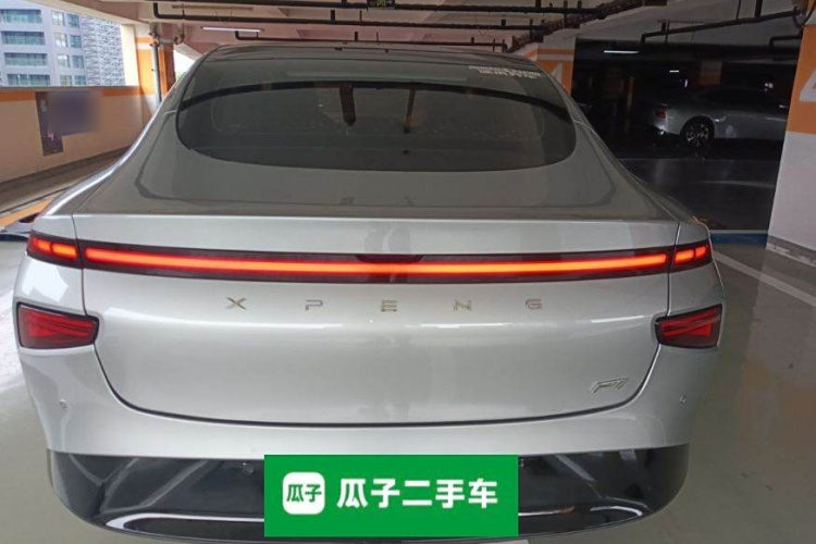 小鹏P7 2020款 706G车身外观6