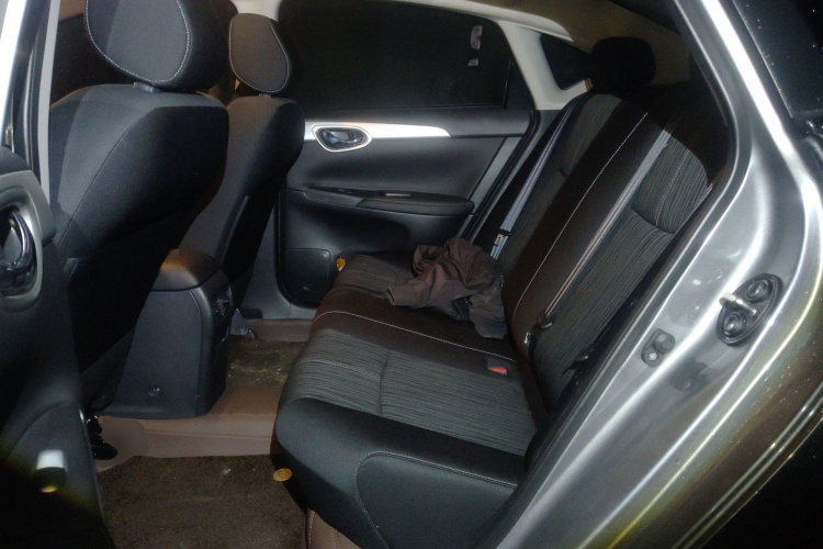 日产 轩逸 2024款 改款二 经典 1.6XE CVT舒适版中控内饰21