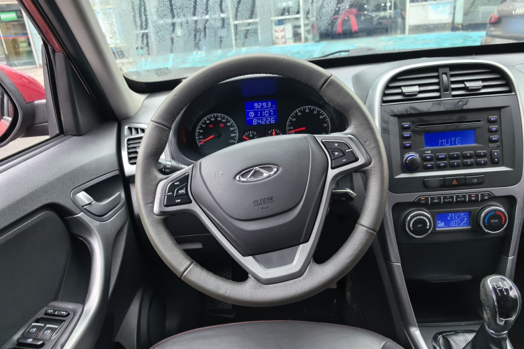 奇瑞 瑞虎3 2015款 1.6L 手动智尚纪念版中控内饰13