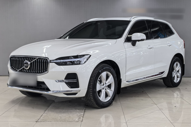沃尔沃XC60 2022款 B5 四驱智逸豪华版车身外观1