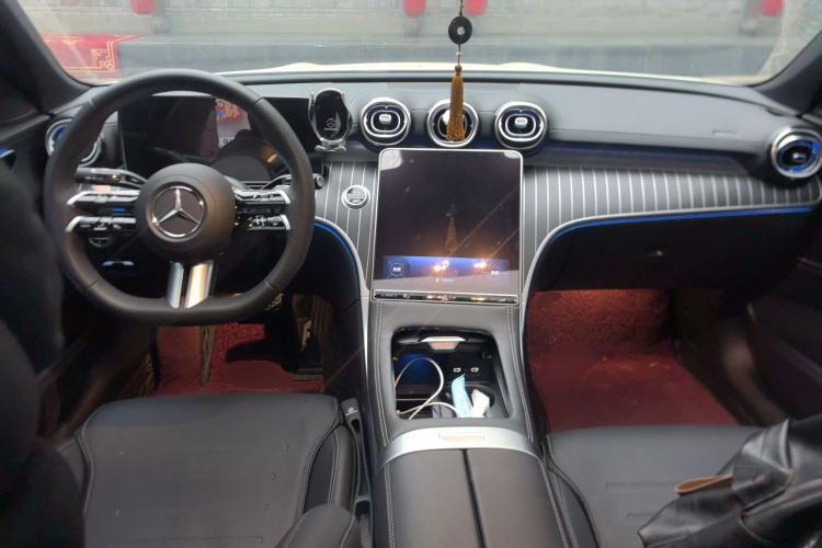 奔驰C级 2024款 改款三 C 260 L 运动版中控内饰12