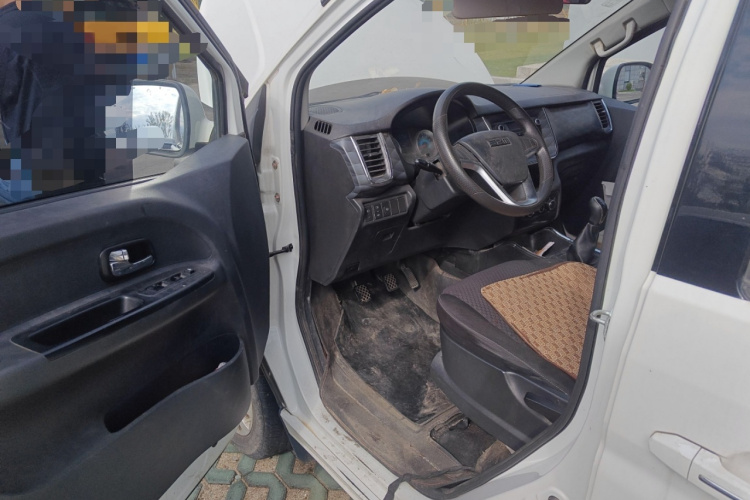 金杯 金海狮 2021款 1.5L 客车工程狮 7座中控内饰7003