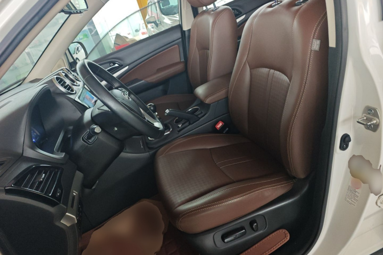 比亚迪S7 2015款 1.5T 升级版 手动尊贵型中控内饰19