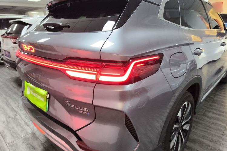 比亚迪 宋PLUS新能源 2025款 DM-i 智驾版 112KM 尊荣型车身外观9