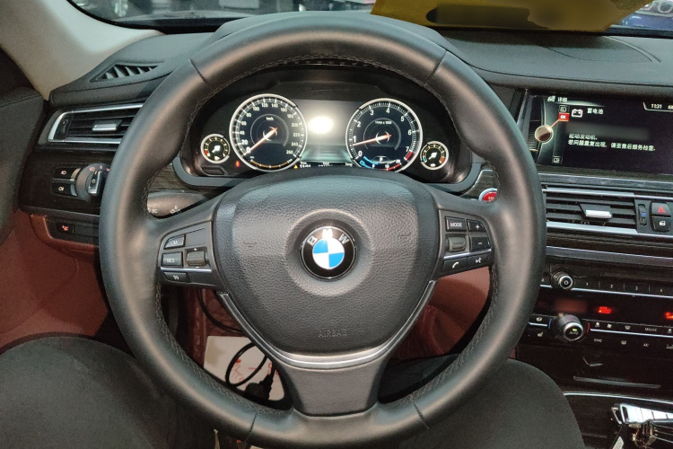 宝马7系 2014款 730Li 臻享型局部细节13