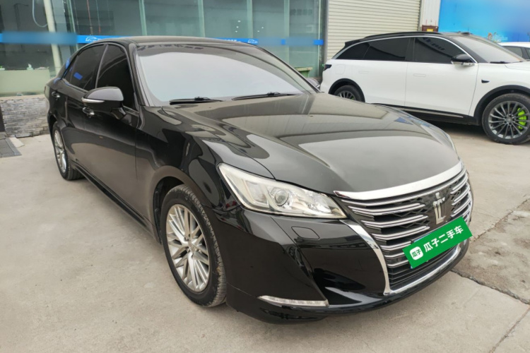 丰田 皇冠 2017款 2.0T 运动版车身外观3