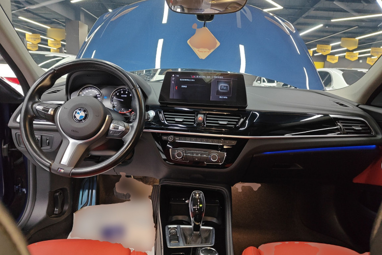 宝马1系 2023款 125i M运动曜夜版中控内饰7002