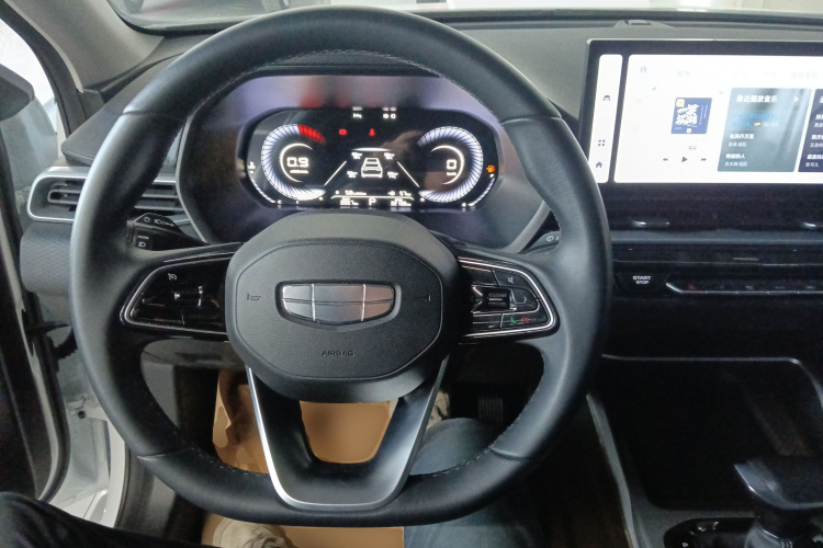 吉利汽车 帝豪 2025款 第4代 1.5L CVT龙腾版中控内饰13