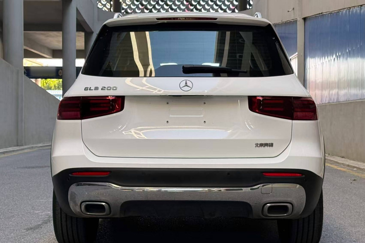 奔驰GLB 2024款 GLB 200 动感型车身外观6005