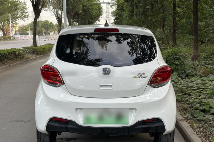 长安欧尚 奔奔E-Star 2021款 国民版 心悦版 磷酸铁锂（31.95kWh）车身外观6002