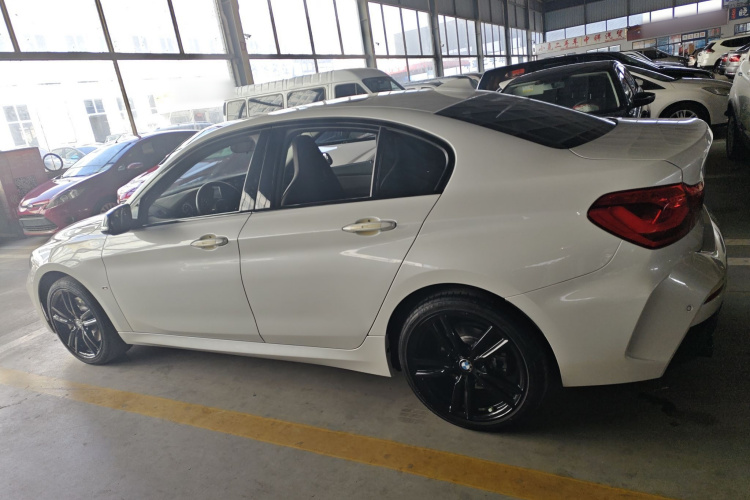 宝马1系 2021款 改款 125i M运动曜夜版车身外观6003