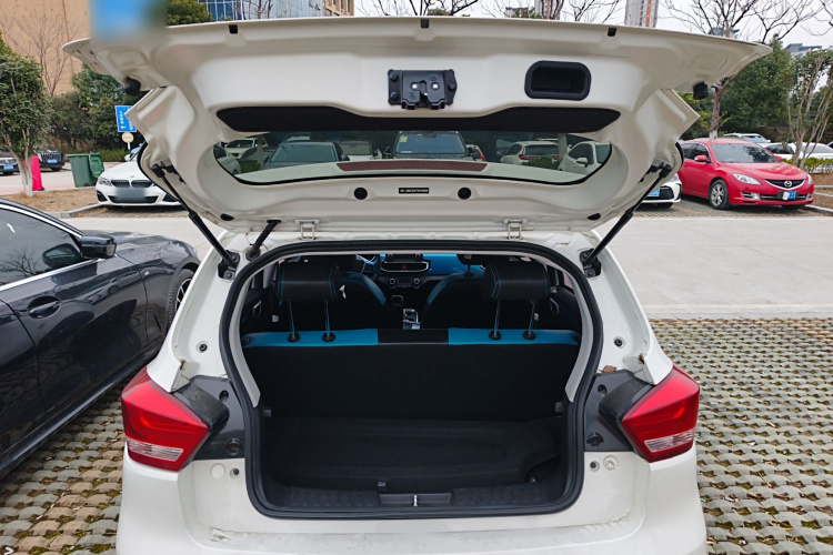 北汽新能源EC3 2019款 灵动版机舱底盘23