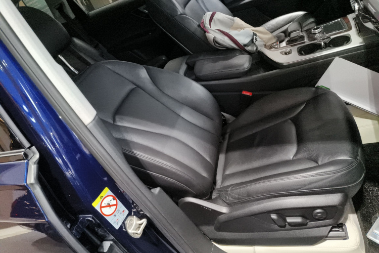 奥迪Q7 2018款 45 TFSI 技术型局部细节41